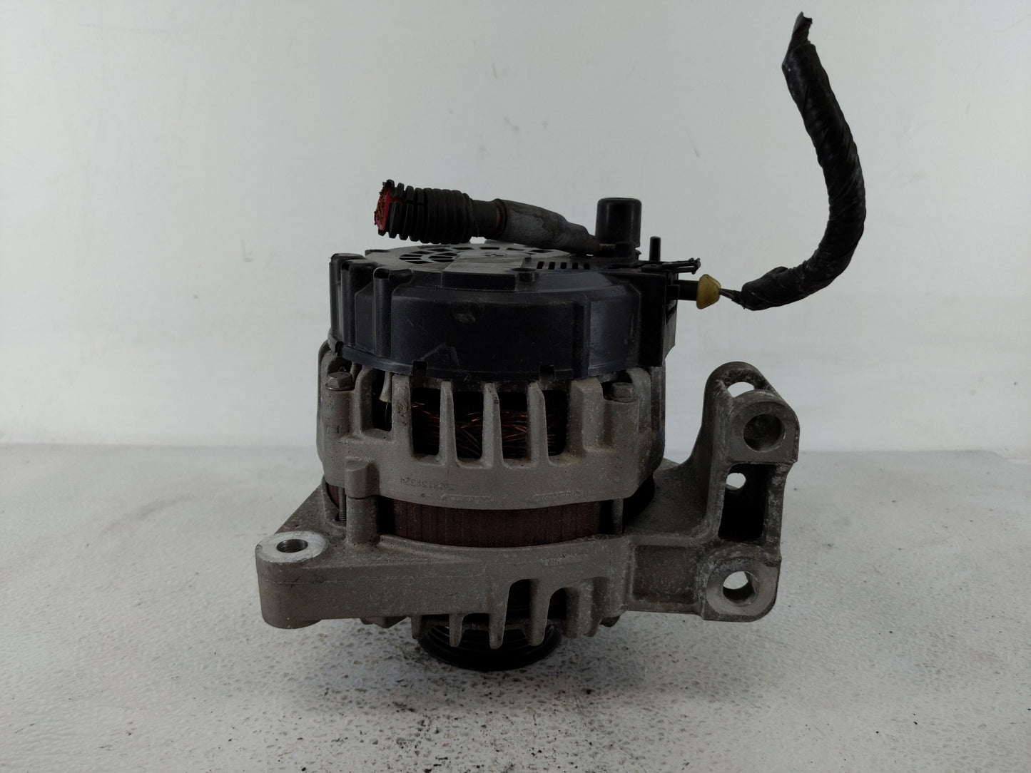 2017-2020 Chevrolet Impala Alternator Replacement Generator Charging Assembly Engine OEM P/N:13520825 Fits OEM Used Auto Par