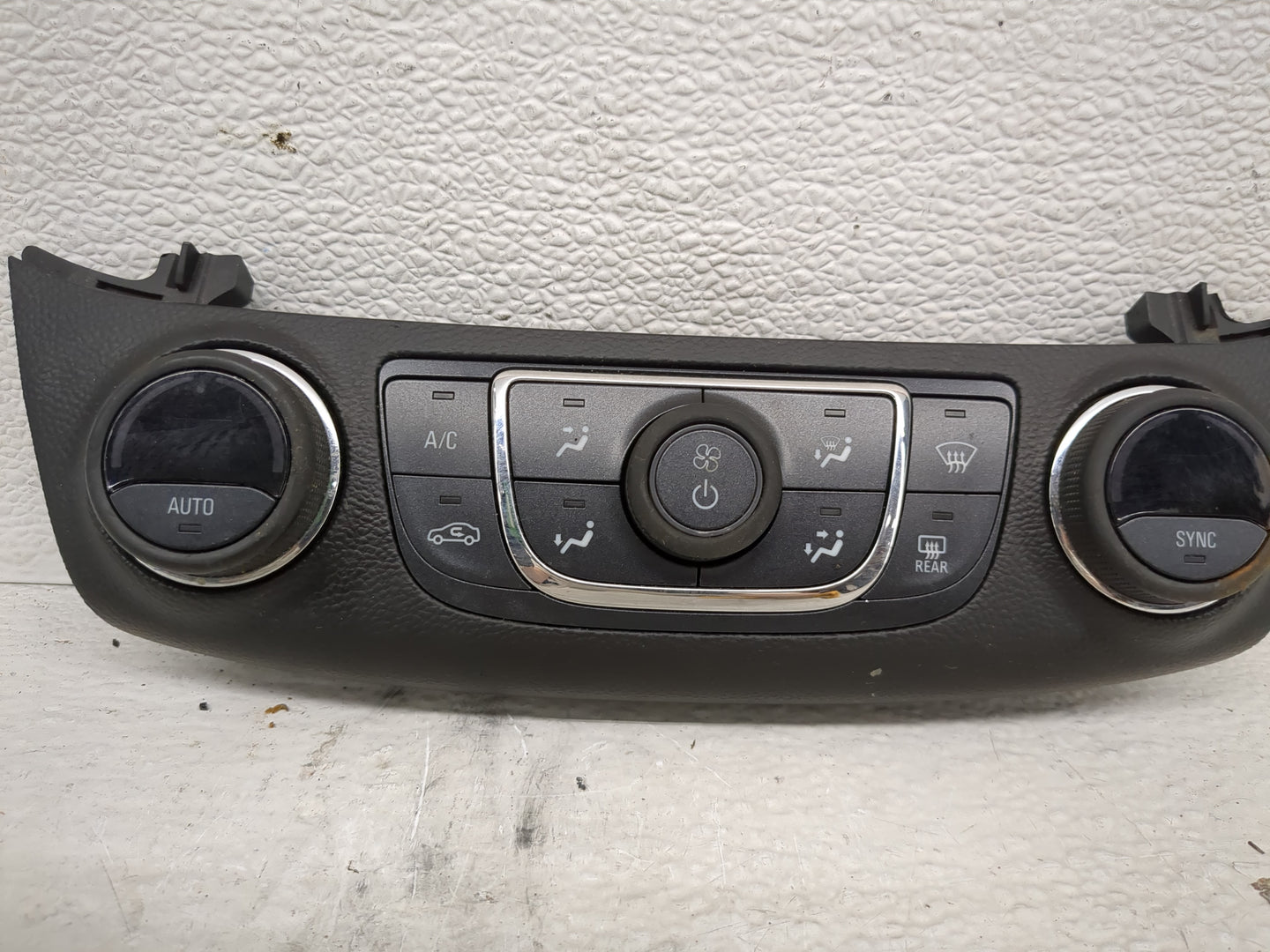 2014-2020 Chevrolet Impala Climate Control Module Temperature AC/Heater Replacement P/N:84429867 Fits OEM Used Auto Parts - 