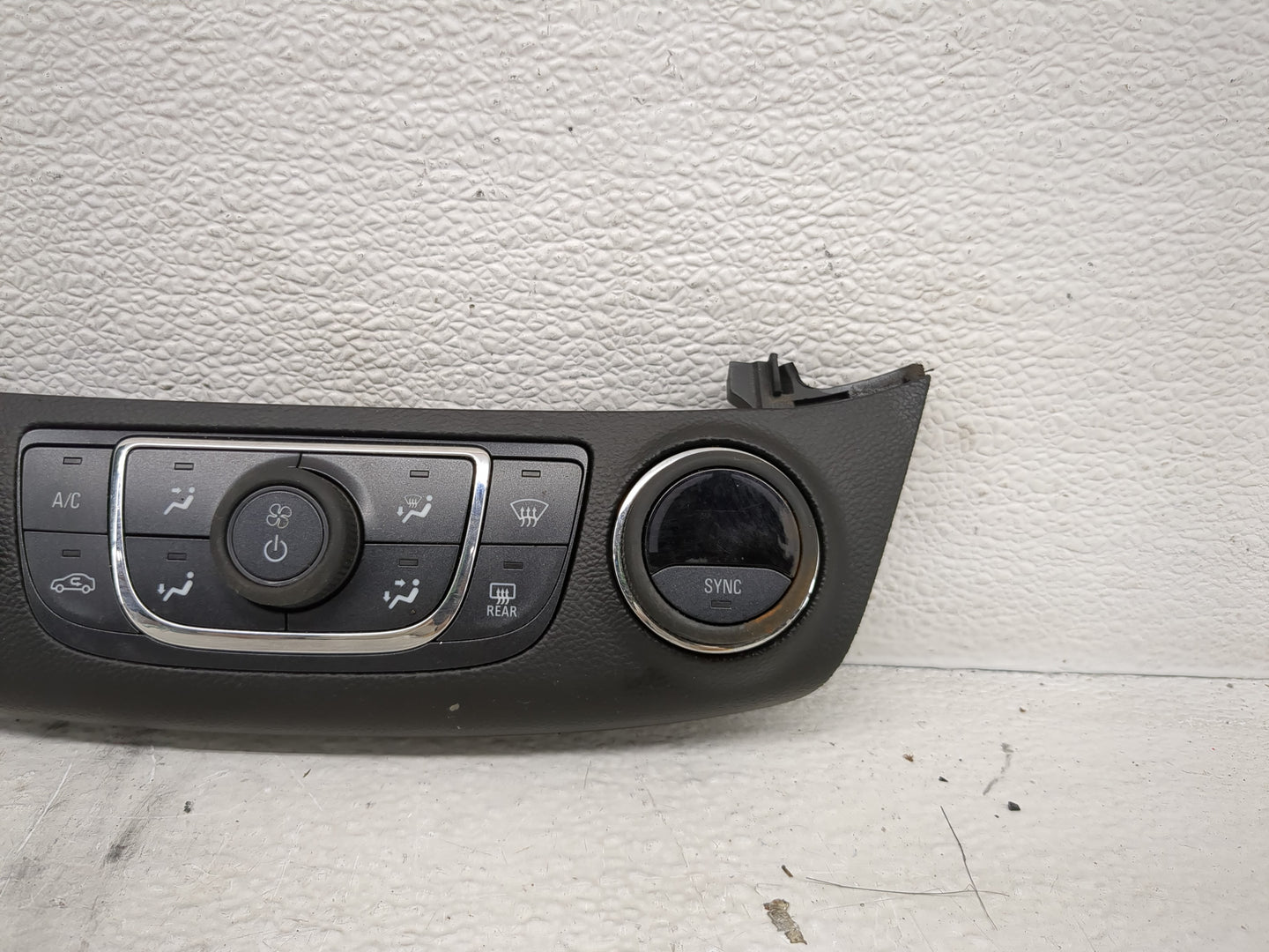 2014-2020 Chevrolet Impala Climate Control Module Temperature AC/Heater Replacement P/N:84429867 Fits OEM Used Auto Parts - 