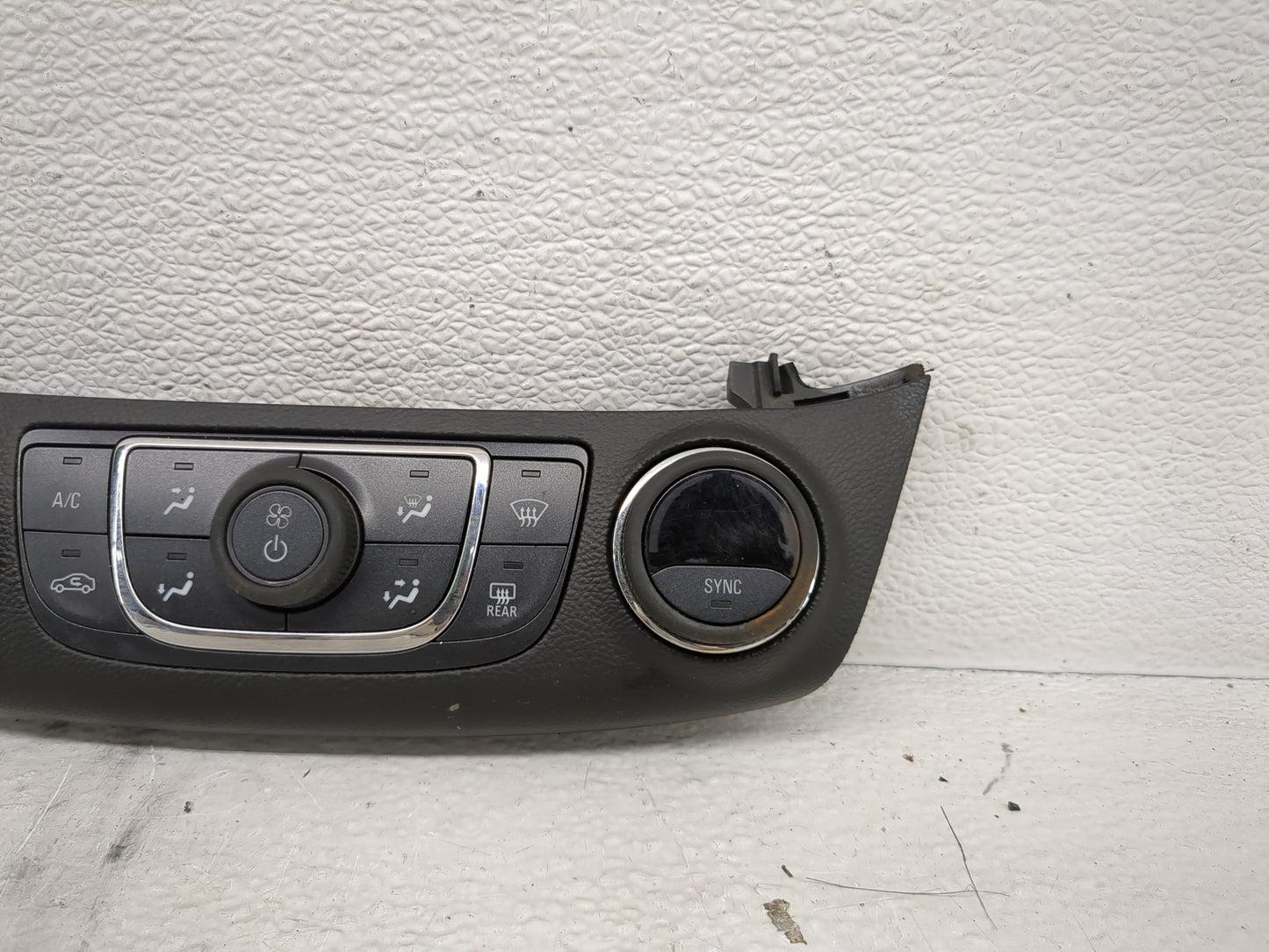 2014-2020 Chevrolet Impala Climate Control Module Temperature AC/Heater Replacement P/N:84429867 Fits OEM Used Auto Parts - 