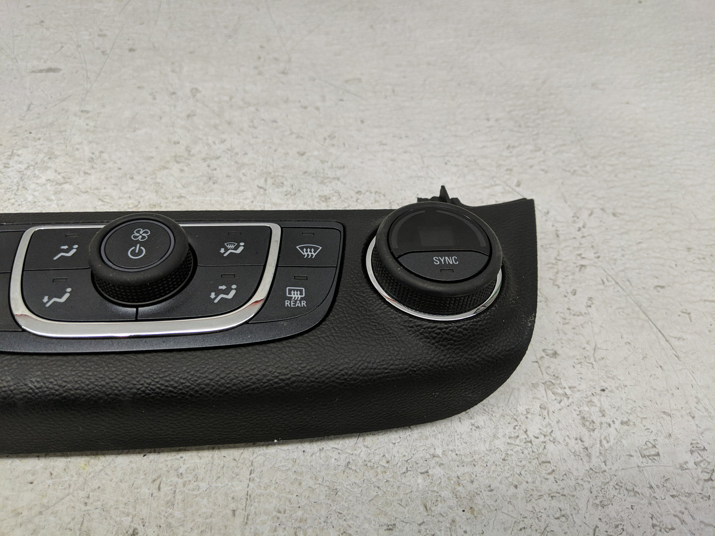 2014-2020 Chevrolet Impala Climate Control Module Temperature AC/Heater Replacement P/N:000235226 84429867 Fits OEM Used Aut