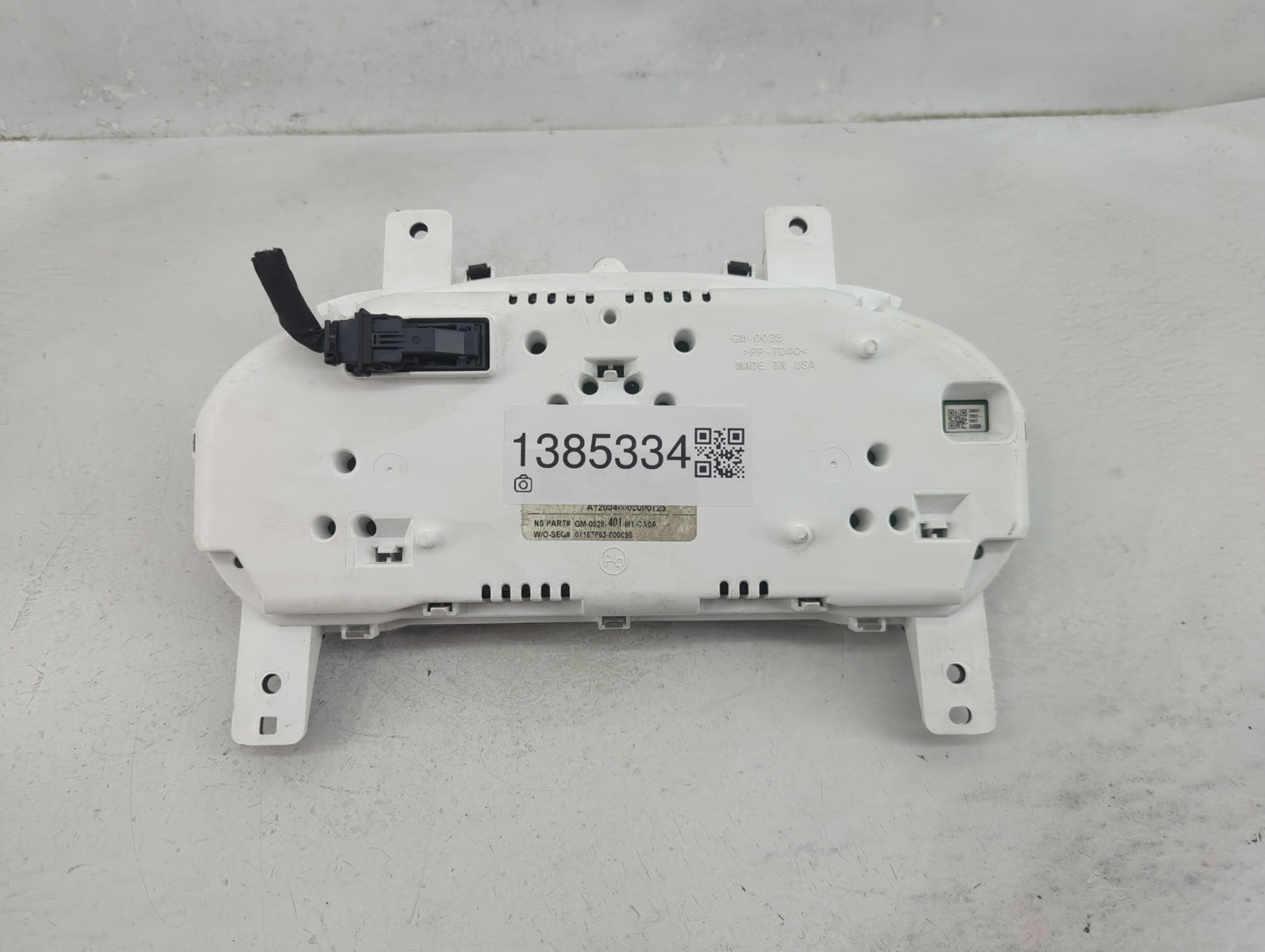 2017-2020 Chevrolet Impala Instrument Cluster Speedometer Gauges P/N:84142077 Fits Fits 2017 2018 2019 2020 OEM Used Auto Pa