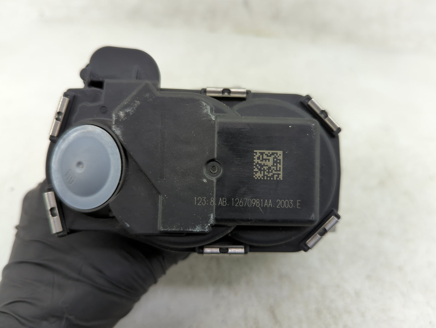 2012-2020 Chevrolet Impala Throttle Body P/N:12670981AA Fits Fits 2012 2013 2014 2015 2016 2017 2018 2019 2020 2021 2022 OEM