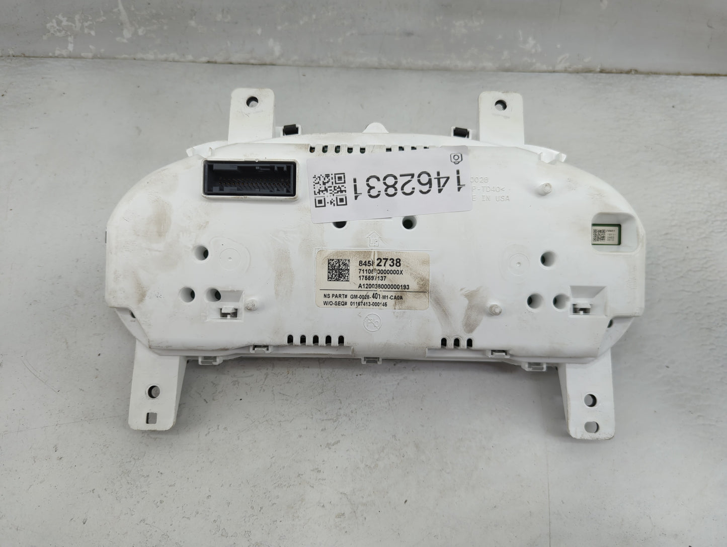 2017-2020 Chevrolet Impala Instrument Cluster Speedometer Gauges P/N:84582738 GM-0028-401-M1-CA0A Miles: Fits OEM Used Auto 