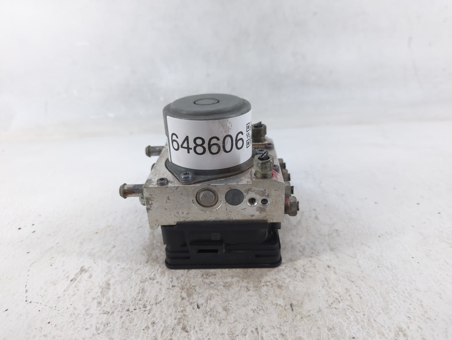 2017-2020 Chevrolet Impala ABS Pump Control Module Replacement P/N:84605919 Fits Fits 2017 2018 2019 2020 OEM Used Auto Part