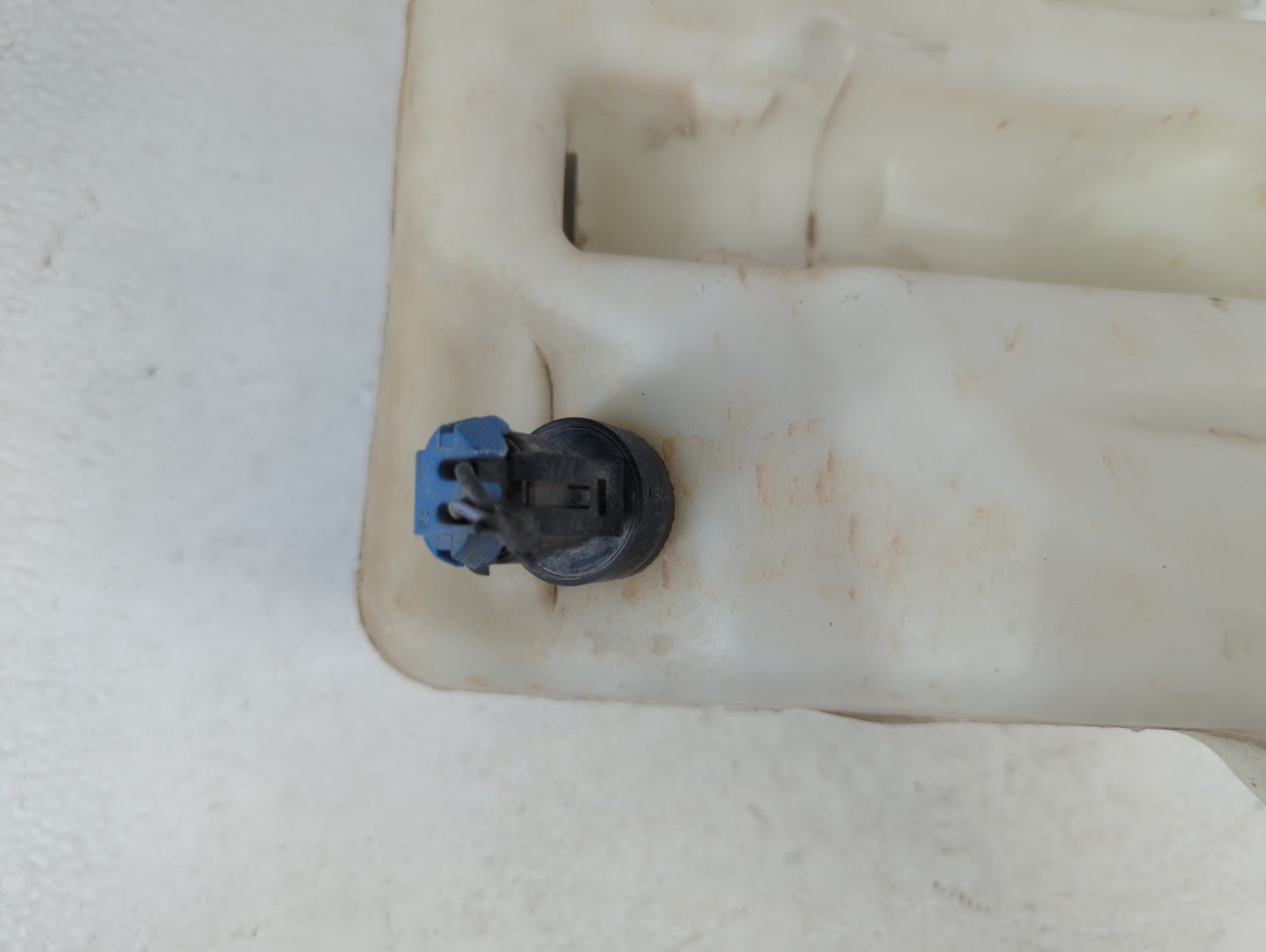 2014-2020 Chevrolet Impala Windshield Washer Fluid Reservoir Bottle Oem - Oemusedautoparts1.com