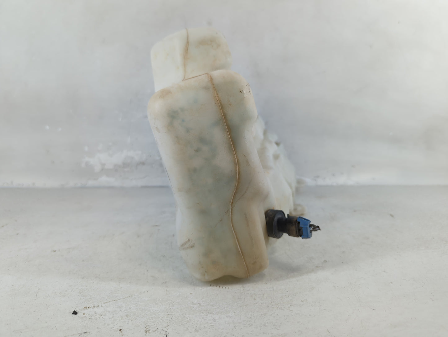 2014-2020 Chevrolet Impala Windshield Washer Fluid Reservoir Bottle Oem - Oemusedautoparts1.com