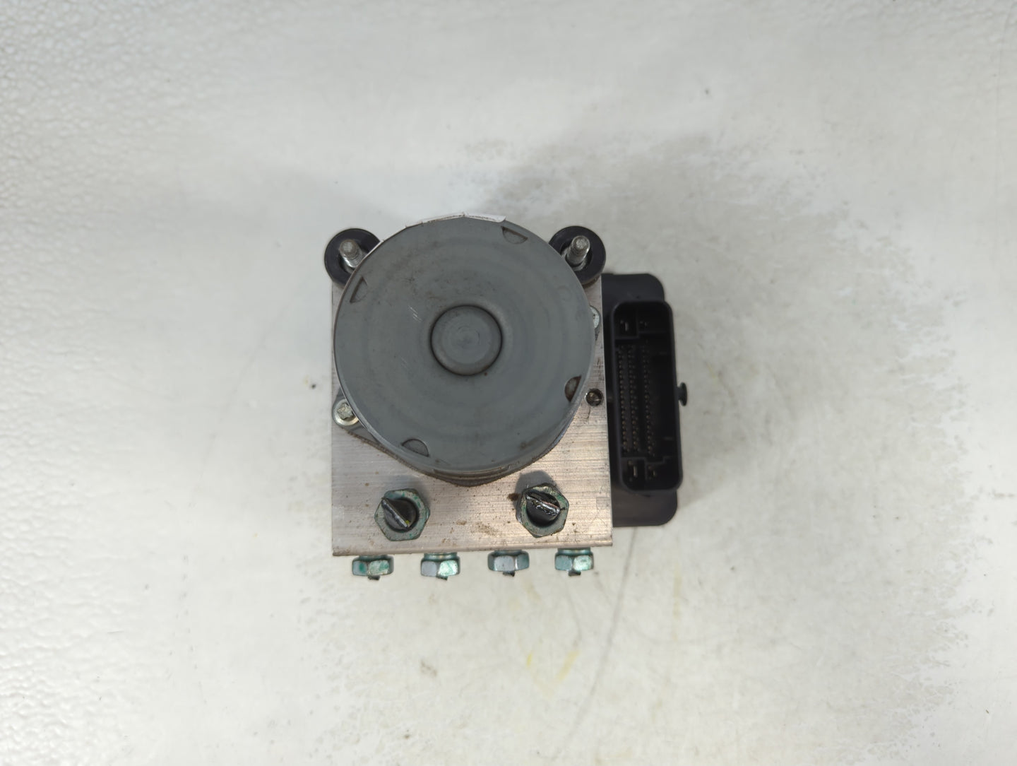 2019-2021 Chevrolet Malibu ABS Pump Control Module Replacement P/N:84501623 Fits Fits 2019 2020 2021 OEM Used Auto Parts - O