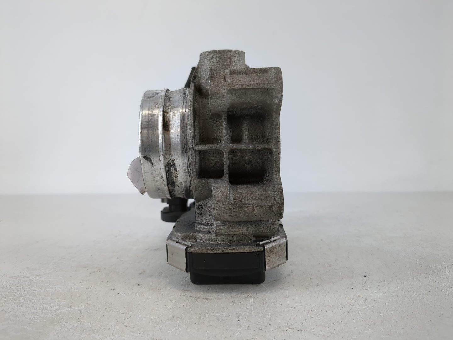 2016-2021 Chevrolet Malibu Throttle Body P/N:12671379AA Fits Fits 2016 2017 2018 2019 2020 2021 2022 OEM Used Auto Parts - O