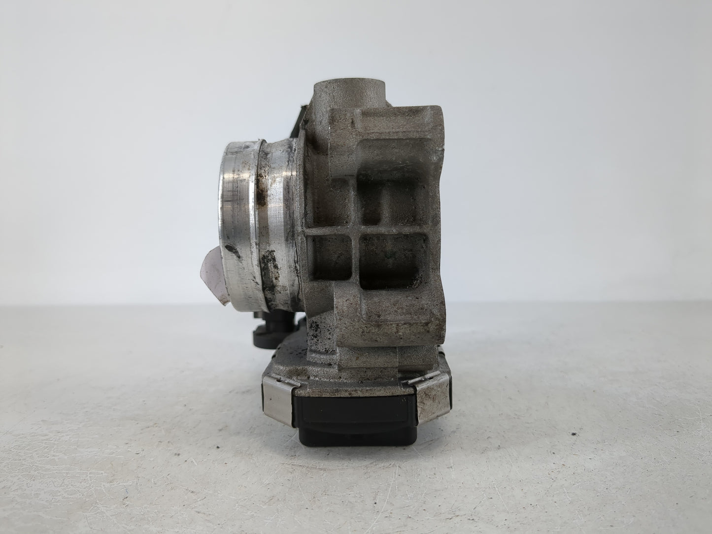 2016-2021 Chevrolet Malibu Throttle Body P/N:12671379AA Fits Fits 2016 2017 2018 2019 2020 2021 2022 OEM Used Auto Parts - O