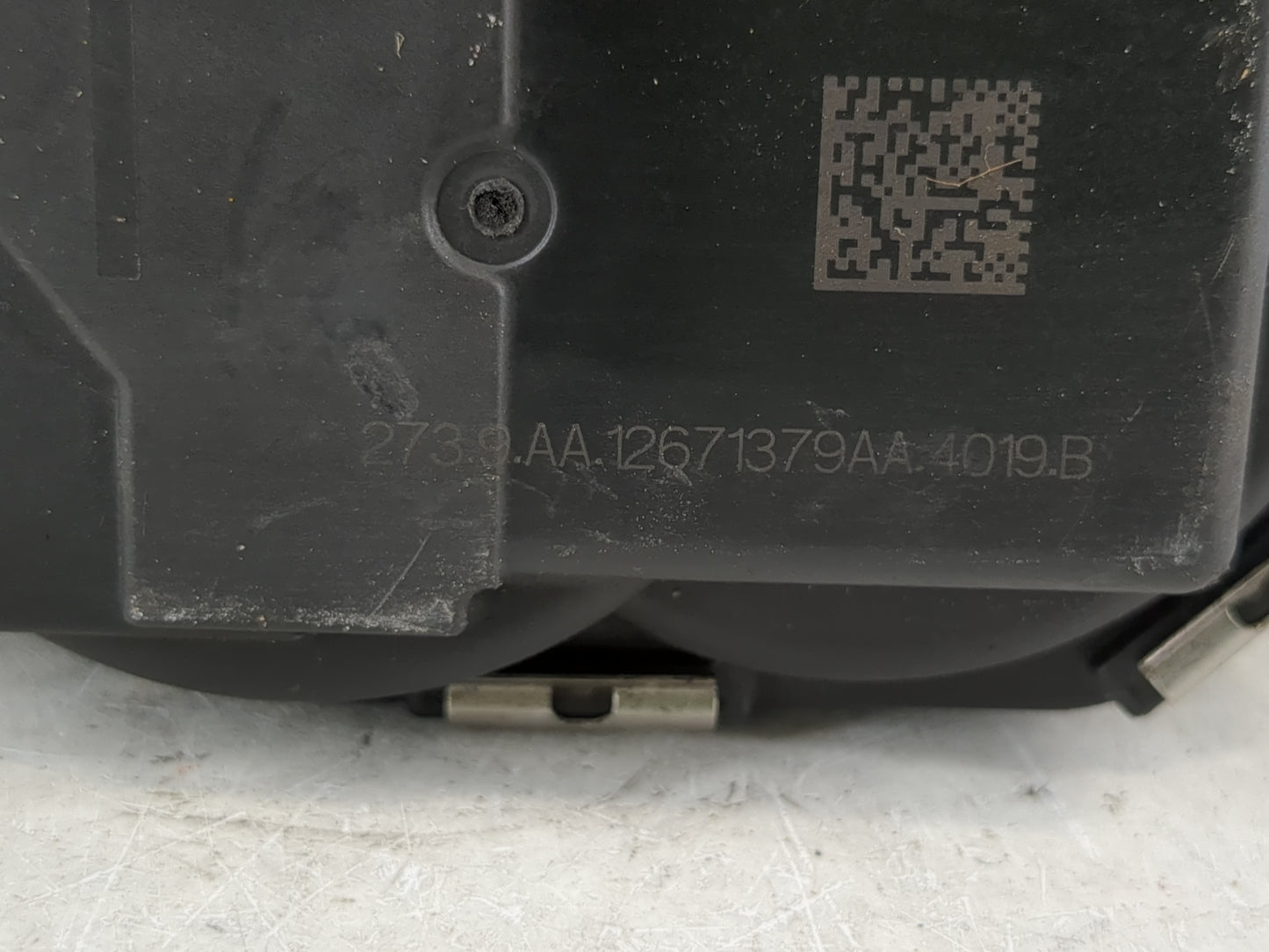 2016-2021 Chevrolet Malibu Throttle Body P/N:12671379AA Fits Fits 2016 2017 2018 2019 2020 2021 2022 OEM Used Auto Parts - O