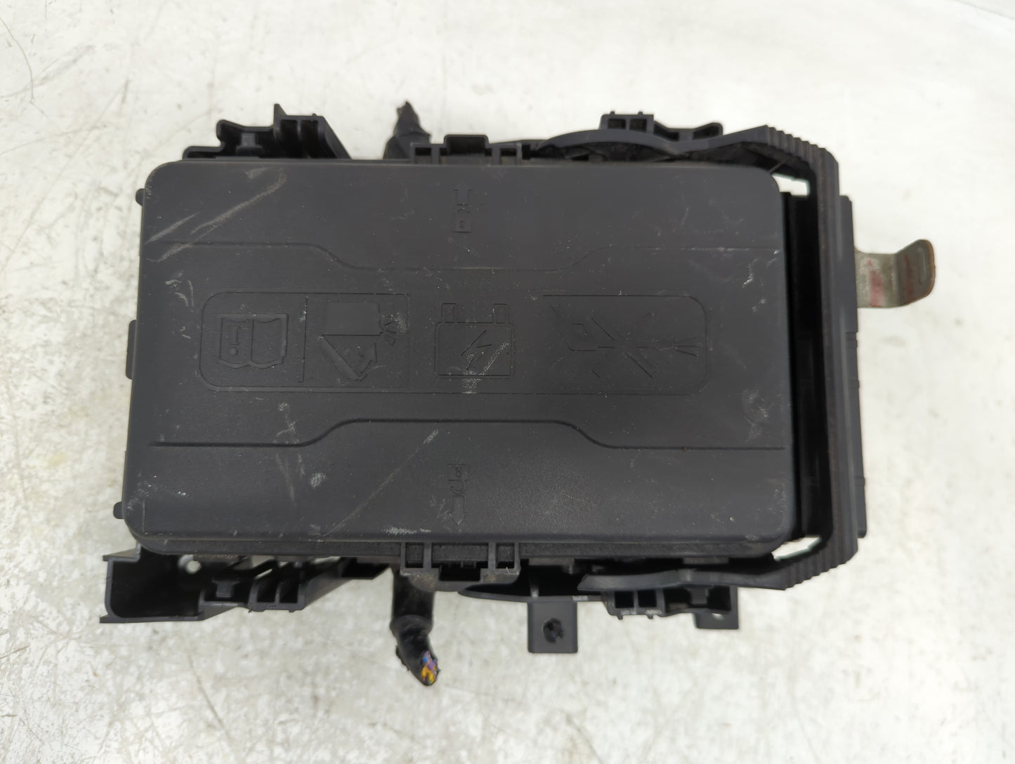 2019-2021 Chevrolet Malibu Fusebox Fuse Box Panel Relay Module Fits Fits 2019 2020 2021 OEM Used Auto Parts - Oemusedautopar
