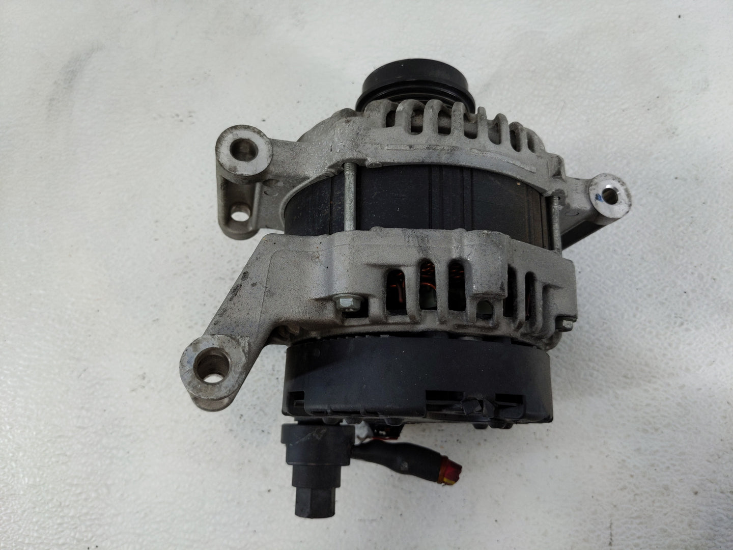 2019-2021 Chevrolet Malibu Alternator Replacement Generator Charging Assembly Engine OEM P/N:13534118 Fits Fits 2019 2020 20