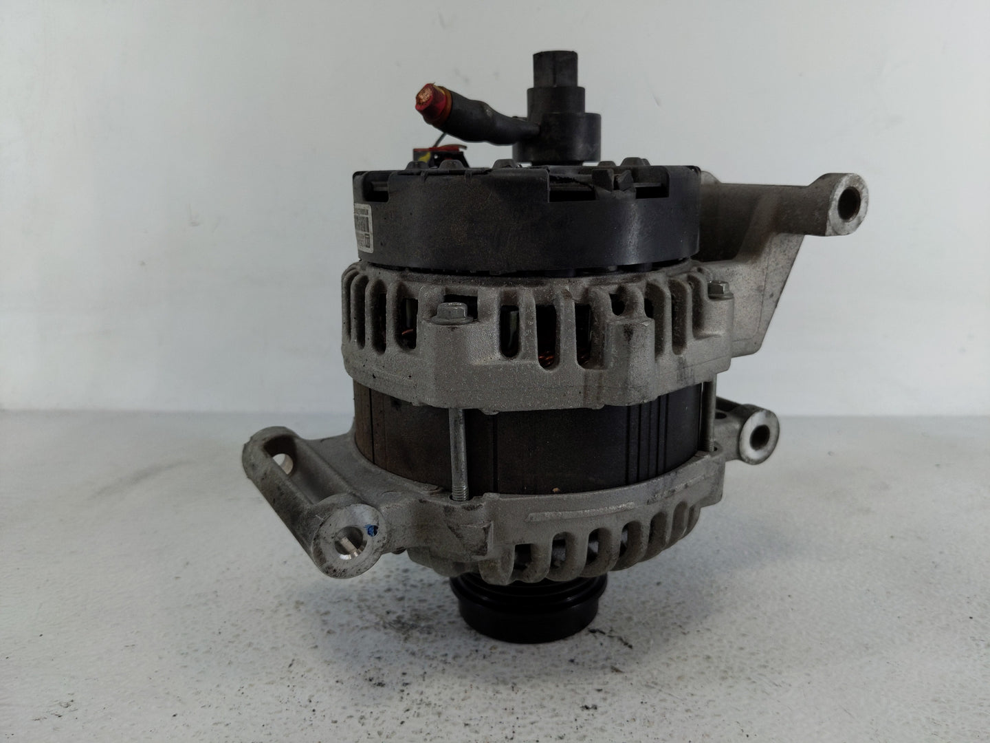 2019-2021 Chevrolet Malibu Alternator Replacement Generator Charging Assembly Engine OEM P/N:13534118 Fits Fits 2019 2020 20