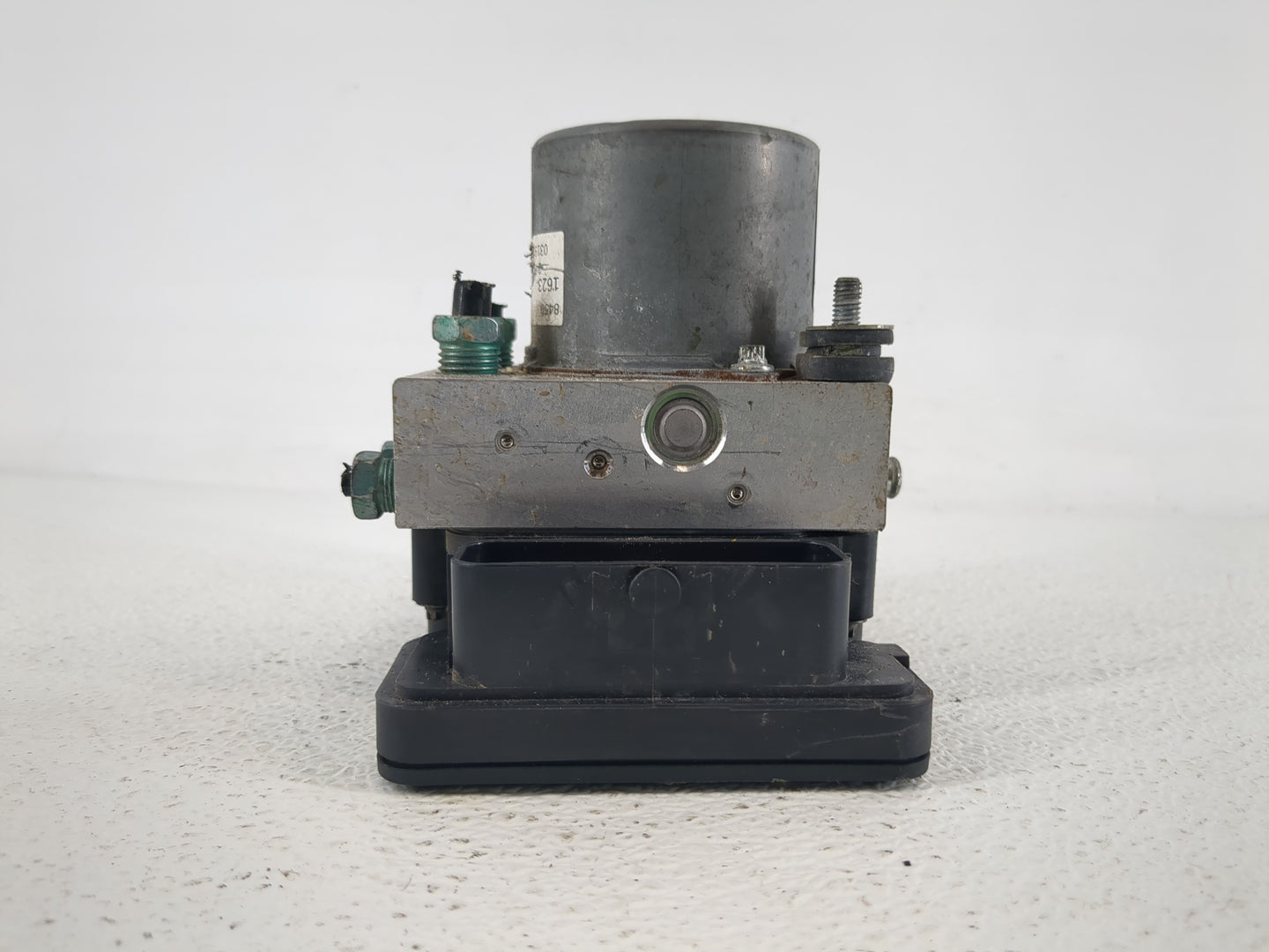 2019-2021 Chevrolet Malibu ABS Pump Control Module Replacement P/N:84501623 Fits Fits 2019 2020 2021 OEM Used Auto Parts - O