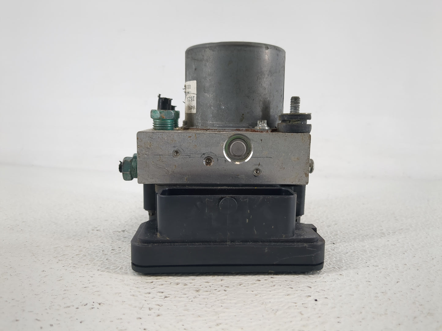 2019-2021 Chevrolet Malibu ABS Pump Control Module Replacement P/N:84501623 Fits Fits 2019 2020 2021 OEM Used Auto Parts - O