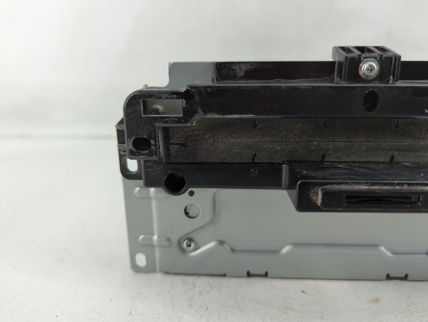 2019-2021 Chevrolet Malibu Radio AM FM Cd Player Receiver Replacement P/N:P68210554AH Fits Fits 2019 2020 2021 2022 OEM Used