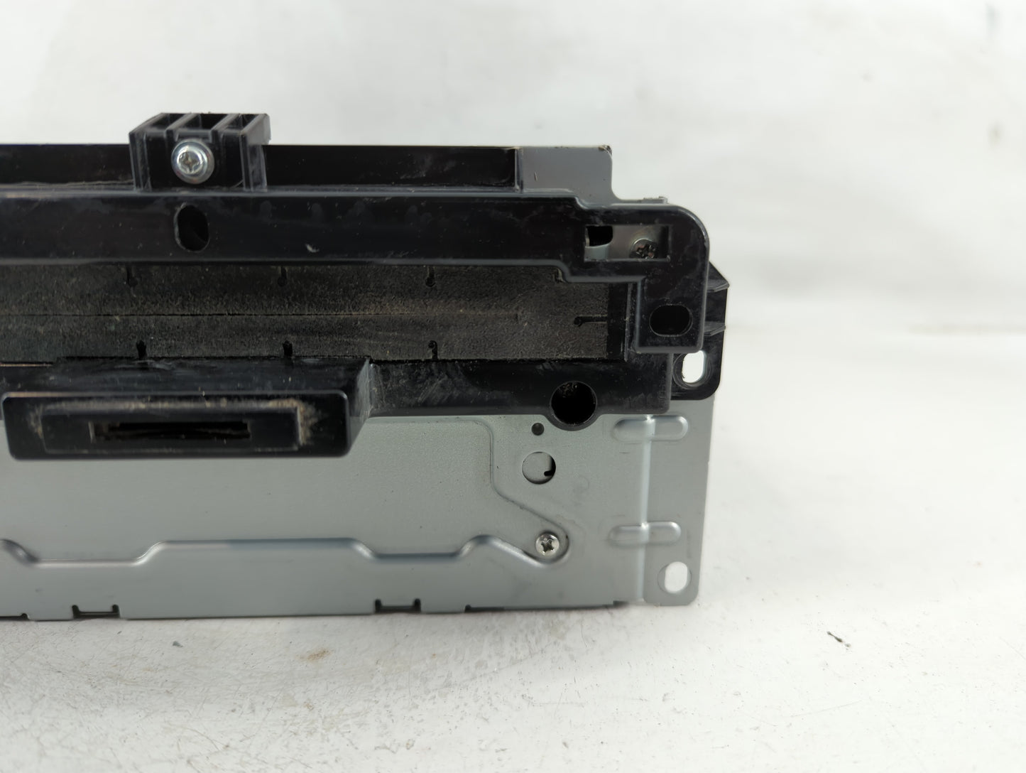 2019-2021 Chevrolet Malibu Radio AM FM Cd Player Receiver Replacement P/N:P68210554AH Fits Fits 2019 2020 2021 2022 OEM Used