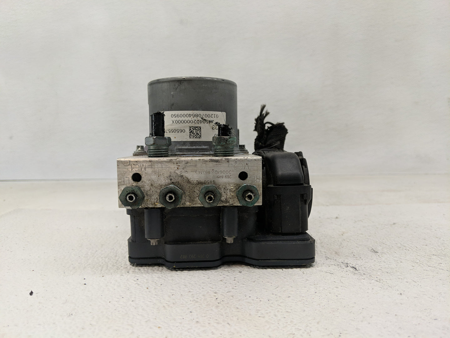 2019-2021 Chevrolet Malibu ABS Pump Control Module Replacement P/N:84501623 Fits Fits 2019 2020 2021 OEM Used Auto Parts - O