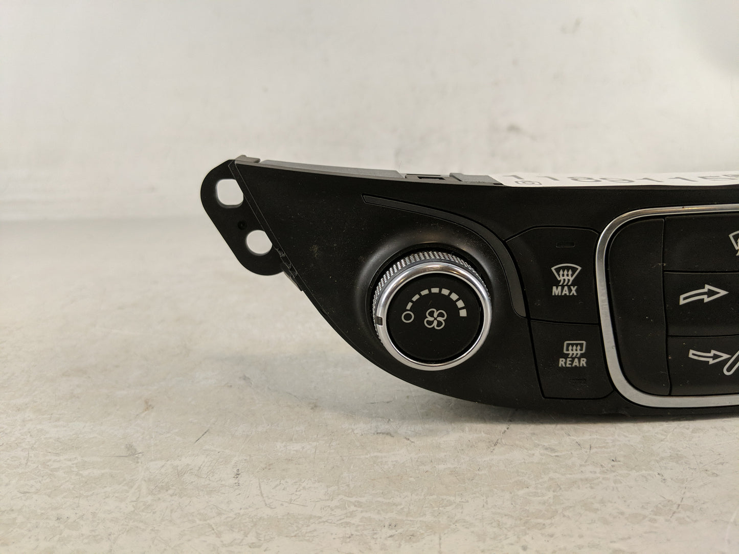 2019-2021 Chevrolet Malibu Climate Control Module Temperature AC/Heater Replacement P/N:84426651 Fits Fits 2019 2020 2021 OE