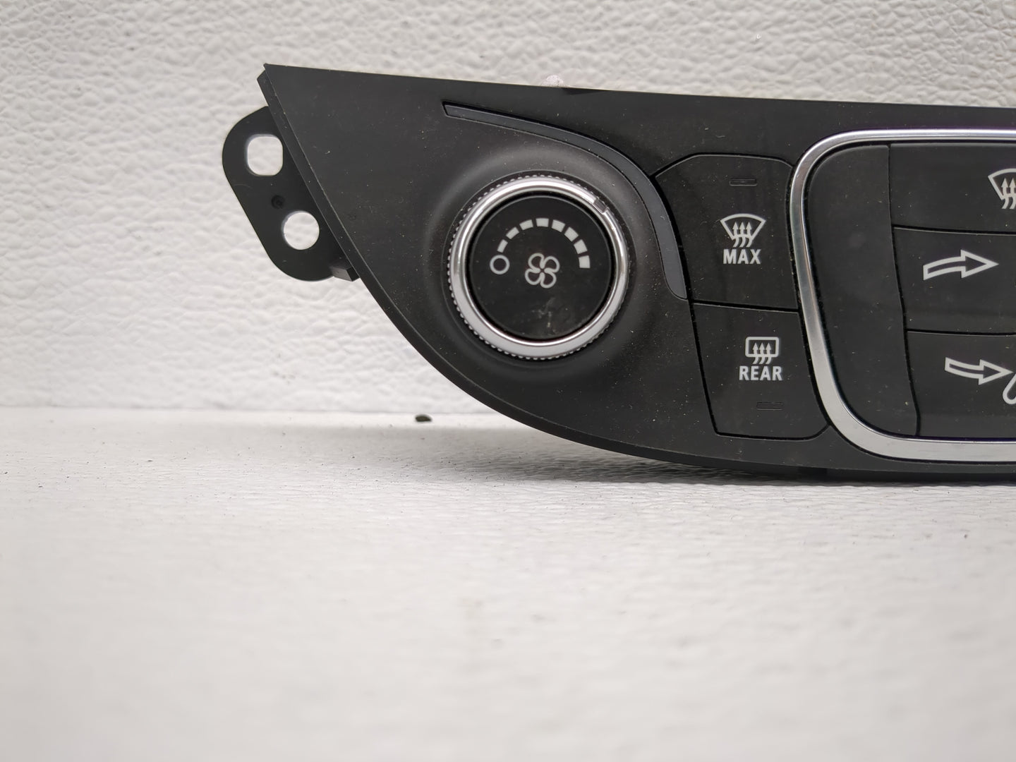 2019-2021 Chevrolet Malibu Climate Control Module Temperature AC/Heater Replacement P/N:84426651 Fits Fits 2019 2020 2021 OE