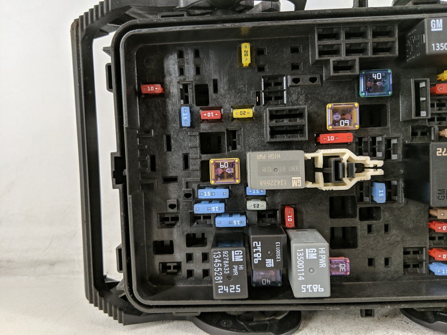 2019-2021 Chevrolet Malibu Fusebox Fuse Box Panel Relay Module P/N:12V-PA66-GF45 13468934, 13468935 Fits Fits 2019 2020 2021