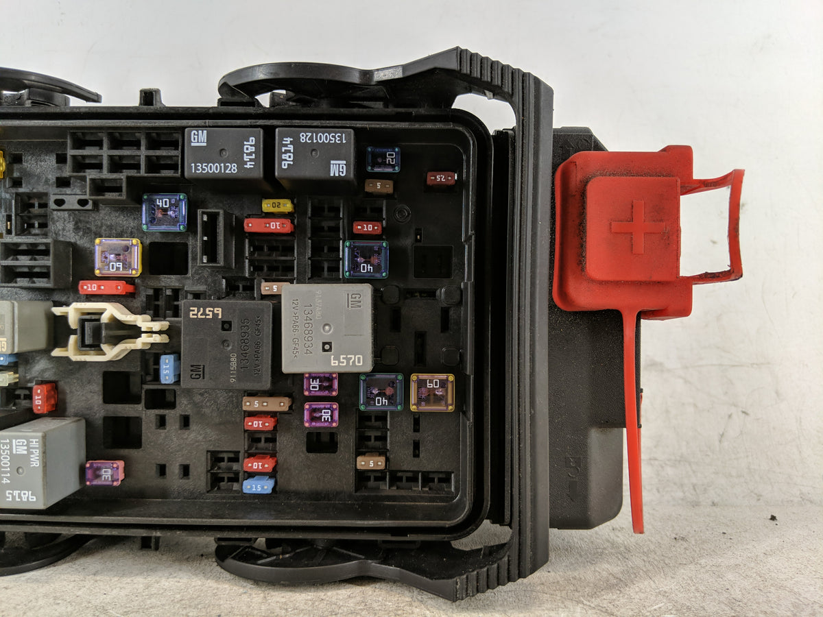 2019-2021 Chevrolet Malibu Fusebox Fuse Box Panel Relay Module P/N:12V-PA66-GF45 13468934, 13468935 Fits Fits 2019 2020 2021