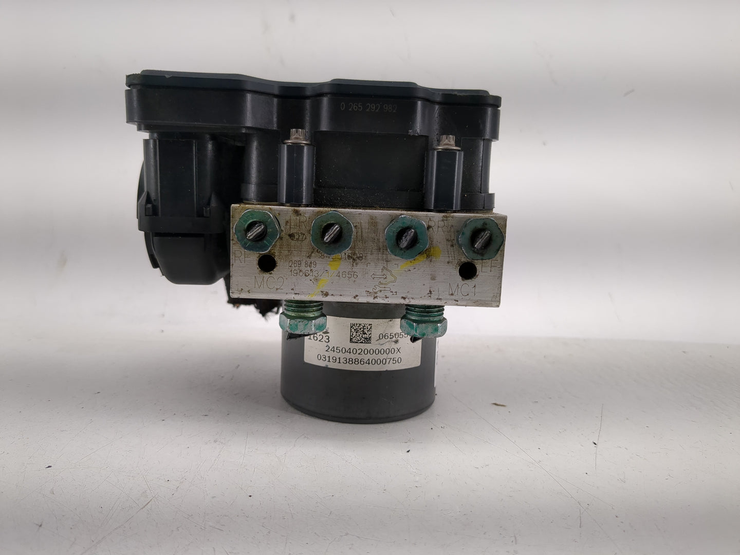 2019-2021 Chevrolet Malibu ABS Pump Control Module Replacement P/N:0265956573 2265106527 Fits Fits 2019 2020 2021 OEM Used A