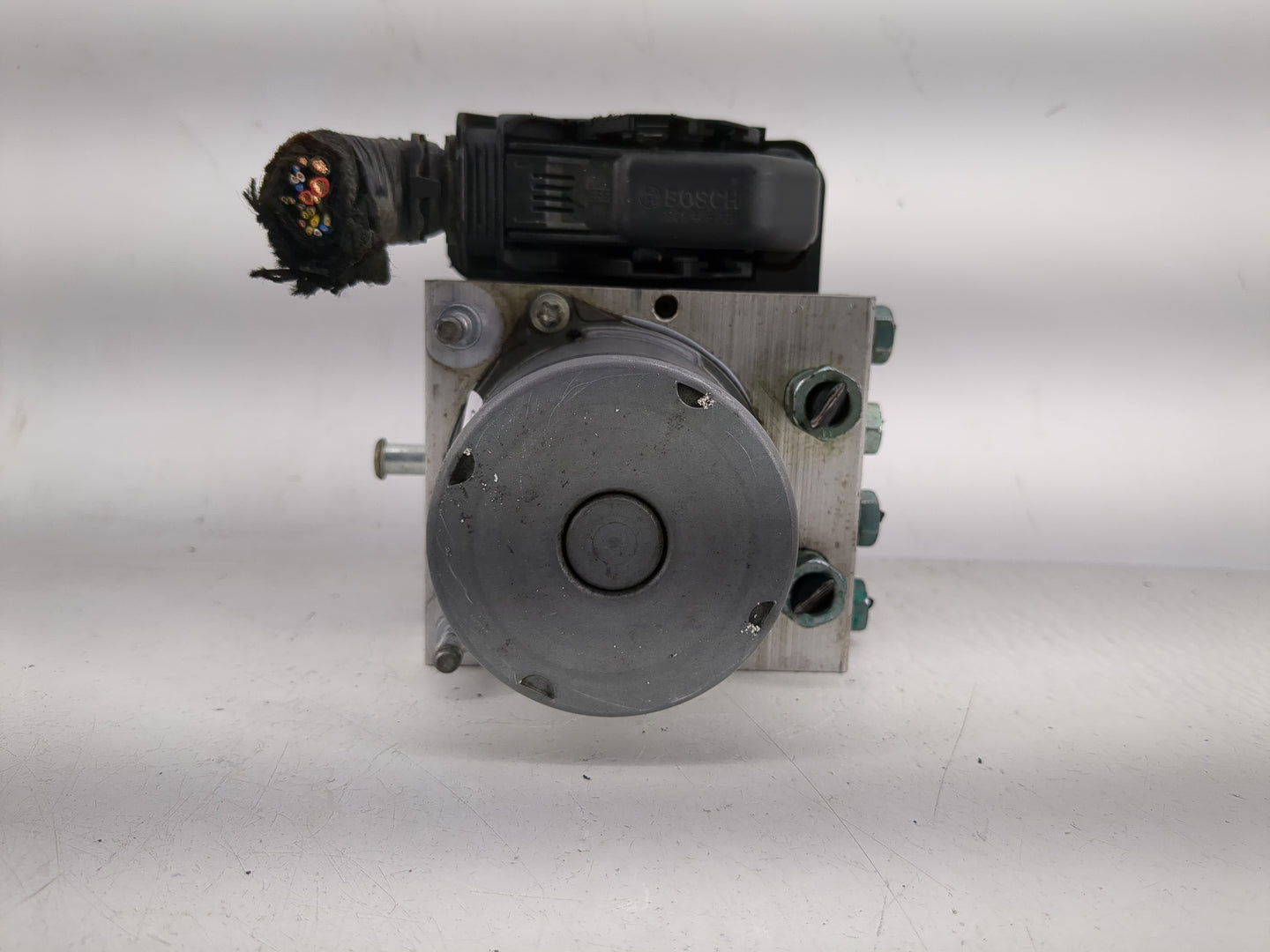 2019-2021 Chevrolet Malibu ABS Pump Control Module Replacement P/N:0265956573 2265106527 Fits Fits 2019 2020 2021 OEM Used A