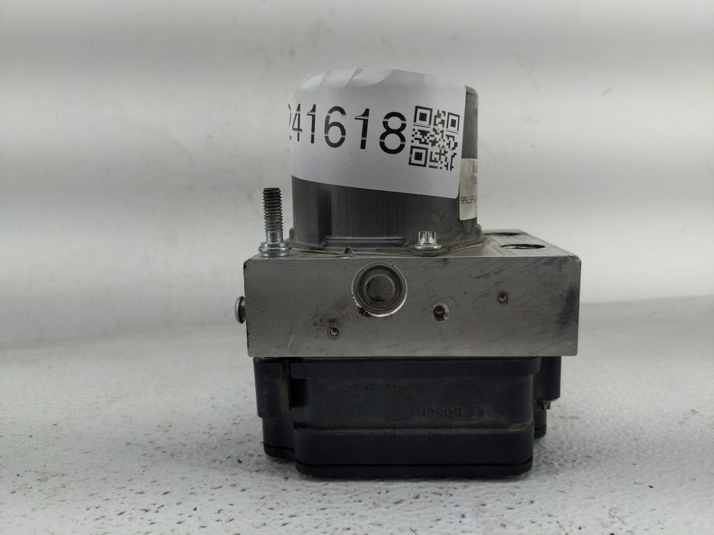 2019-2021 Chevrolet Malibu ABS Pump Control Module Replacement P/N:84501623 Fits Fits 2019 2020 2021 OEM Used Auto Parts - O