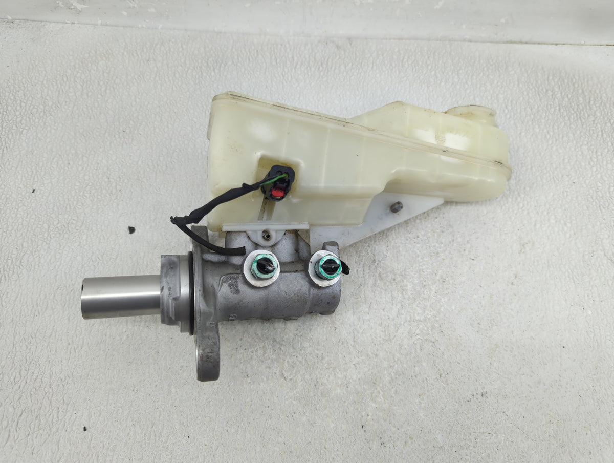 2016-2021 Chevrolet Malibu Brake Master Cylinder 1276541 - Oemusedautoparts1.com