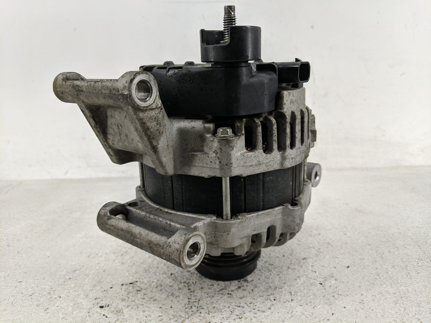 2019-2021 Chevrolet Malibu Alternator Replacement Generator Charging Assembly Engine OEM P/N:A005TV0184ZC 13534118 Fits OEM 