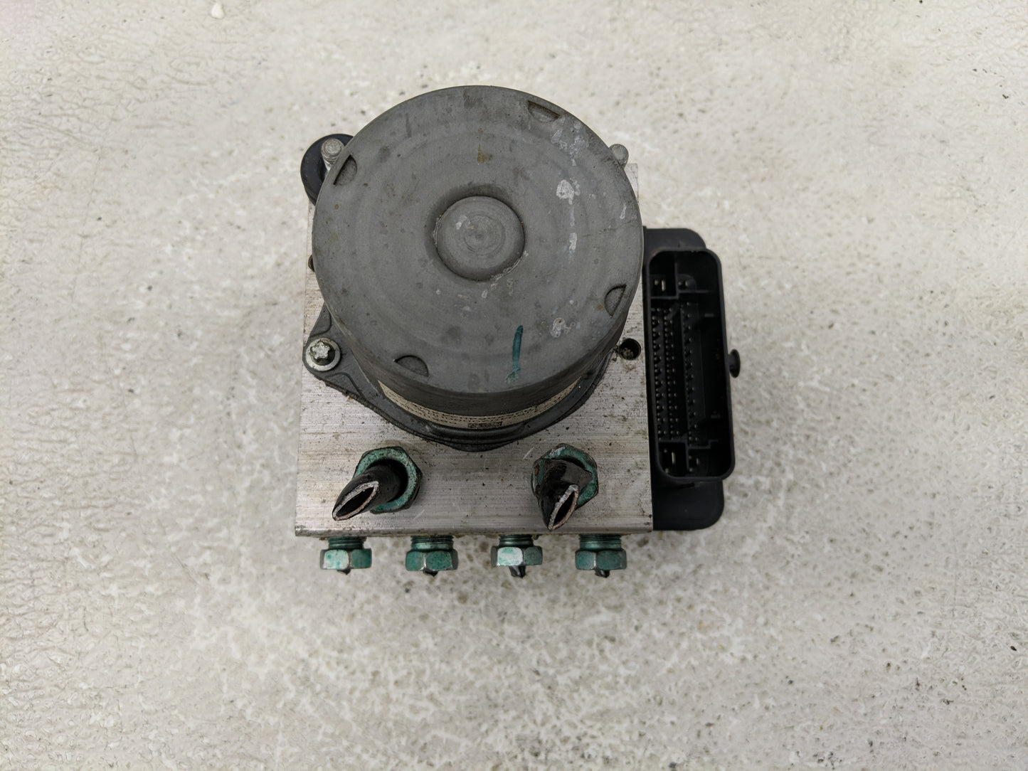2019-2021 Chevrolet Malibu ABS Pump Control Module Replacement P/N:0650557 8450 1623 Fits Fits 2019 2020 2021 OEM Used Auto 