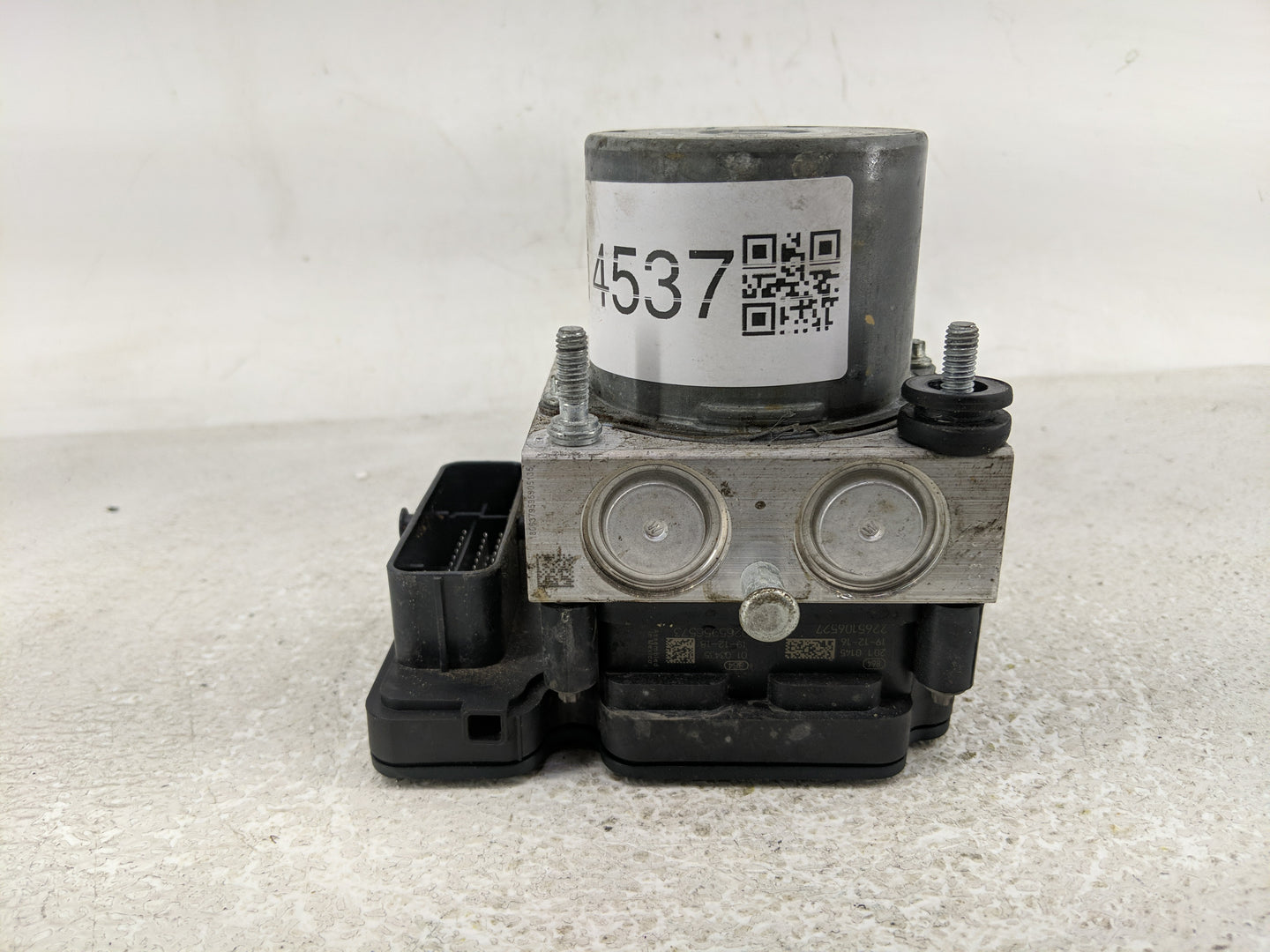 2019-2021 Chevrolet Malibu ABS Pump Control Module Replacement P/N:0650557 8450 1623 Fits Fits 2019 2020 2021 OEM Used Auto 