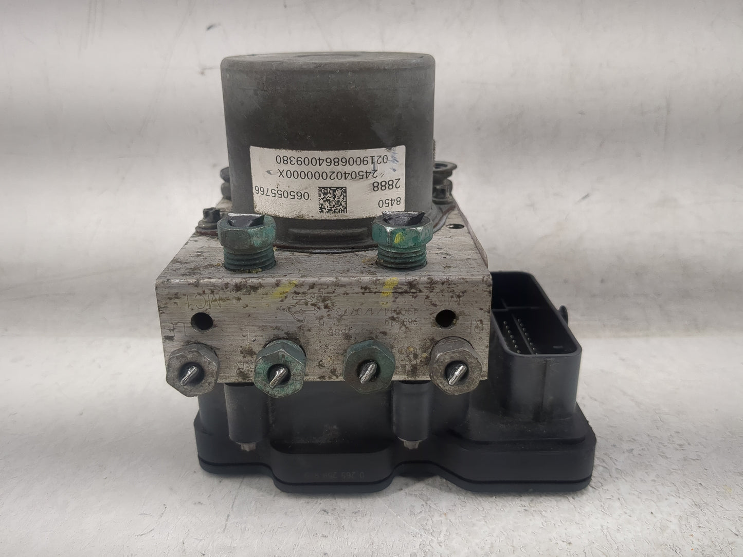 2019-2021 Chevrolet Malibu ABS Pump Control Module Replacement P/N:065055766 8450 2888, 8450 1623 Fits Fits 2019 2020 2021 O