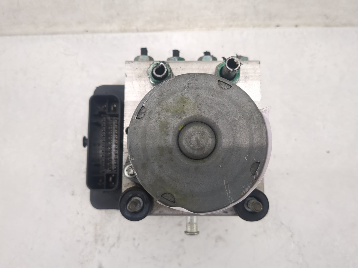 2019-2021 Chevrolet Malibu ABS Pump Control Module Replacement P/N:06505576 Fits Fits 2019 2020 2021 OEM Used Auto Parts - O