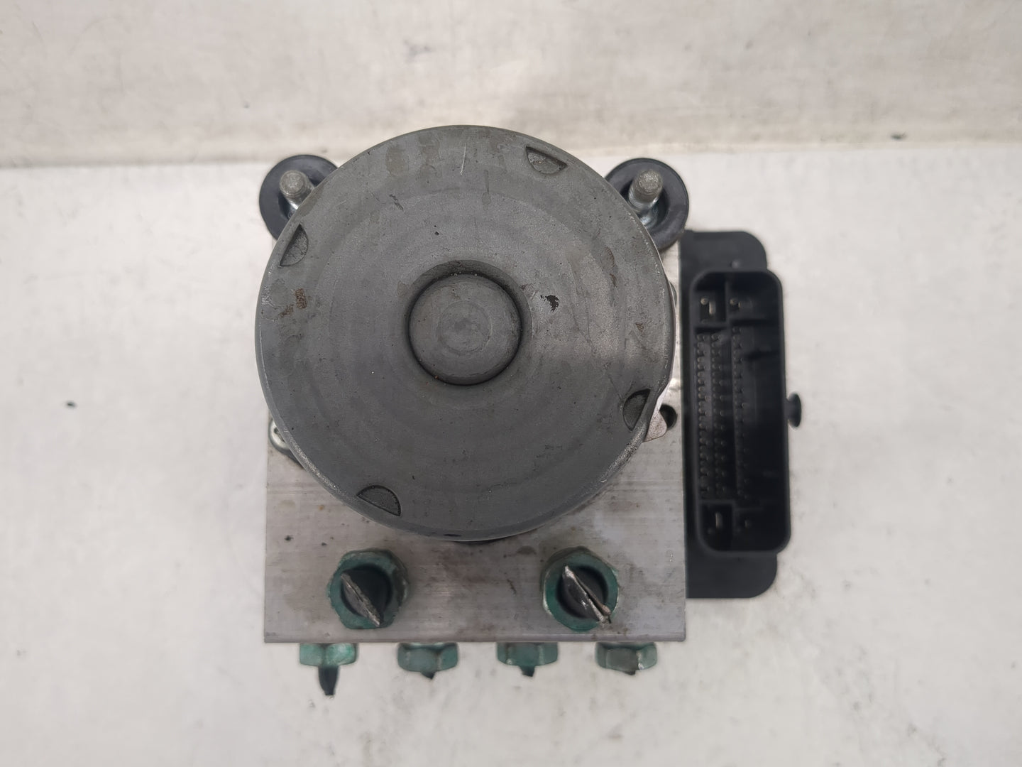 2019-2021 Chevrolet Malibu ABS Pump Control Module Replacement P/N:8450 1623 Fits Fits 2019 2020 2021 OEM Used Auto Parts - 