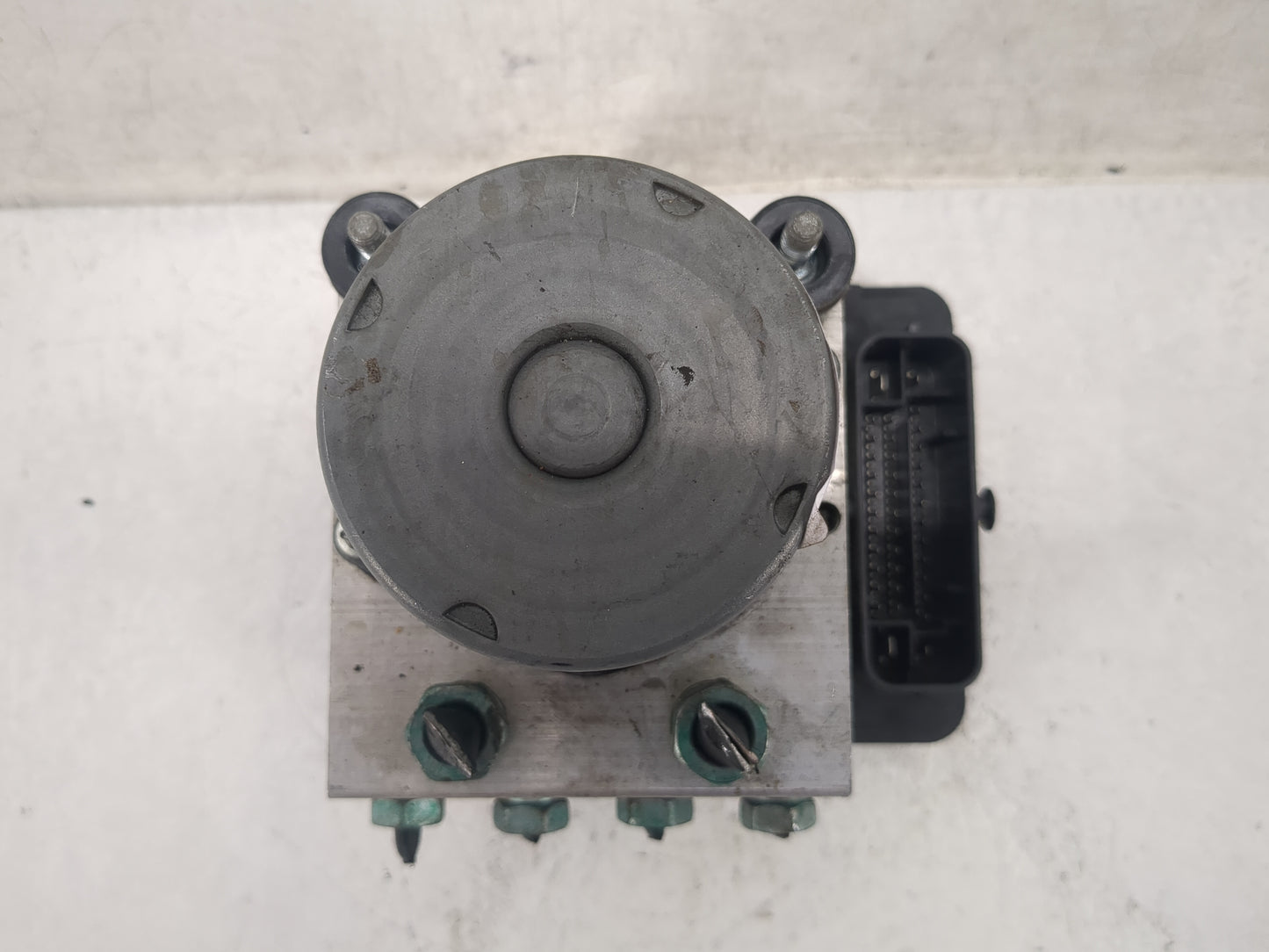 2019-2021 Chevrolet Malibu ABS Pump Control Module Replacement P/N:8450 1623 Fits Fits 2019 2020 2021 OEM Used Auto Parts - 