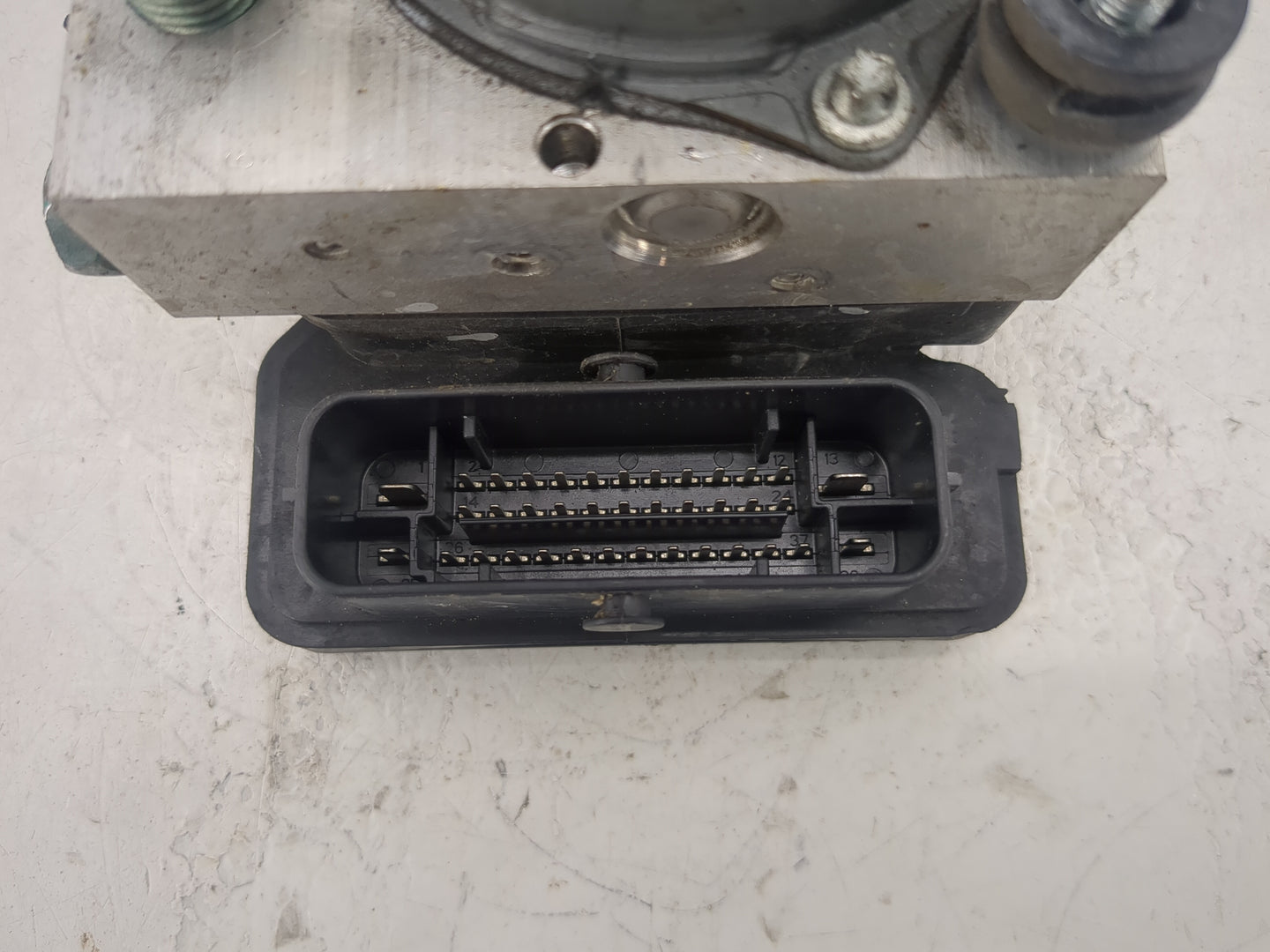 2019-2021 Chevrolet Malibu ABS Pump Control Module Replacement P/N:8450 1623 Fits Fits 2019 2020 2021 OEM Used Auto Parts - 