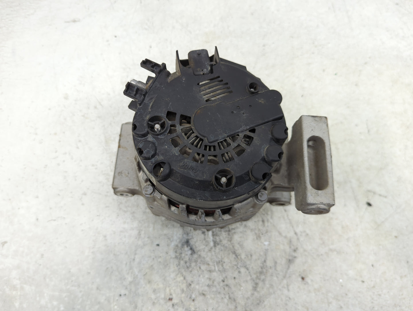 2019-2021 Chevrolet Malibu Alternator Replacement Generator Charging Assembly Engine OEM P/N:588113949 13532106 Fits OEM Use