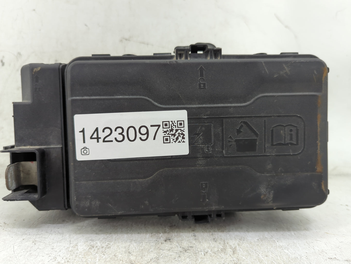 2019-2021 Chevrolet Malibu Fusebox Fuse Box Panel Relay Module P/N:84586305-02 Fits Fits 2019 2020 2021 OEM Used Auto Parts 