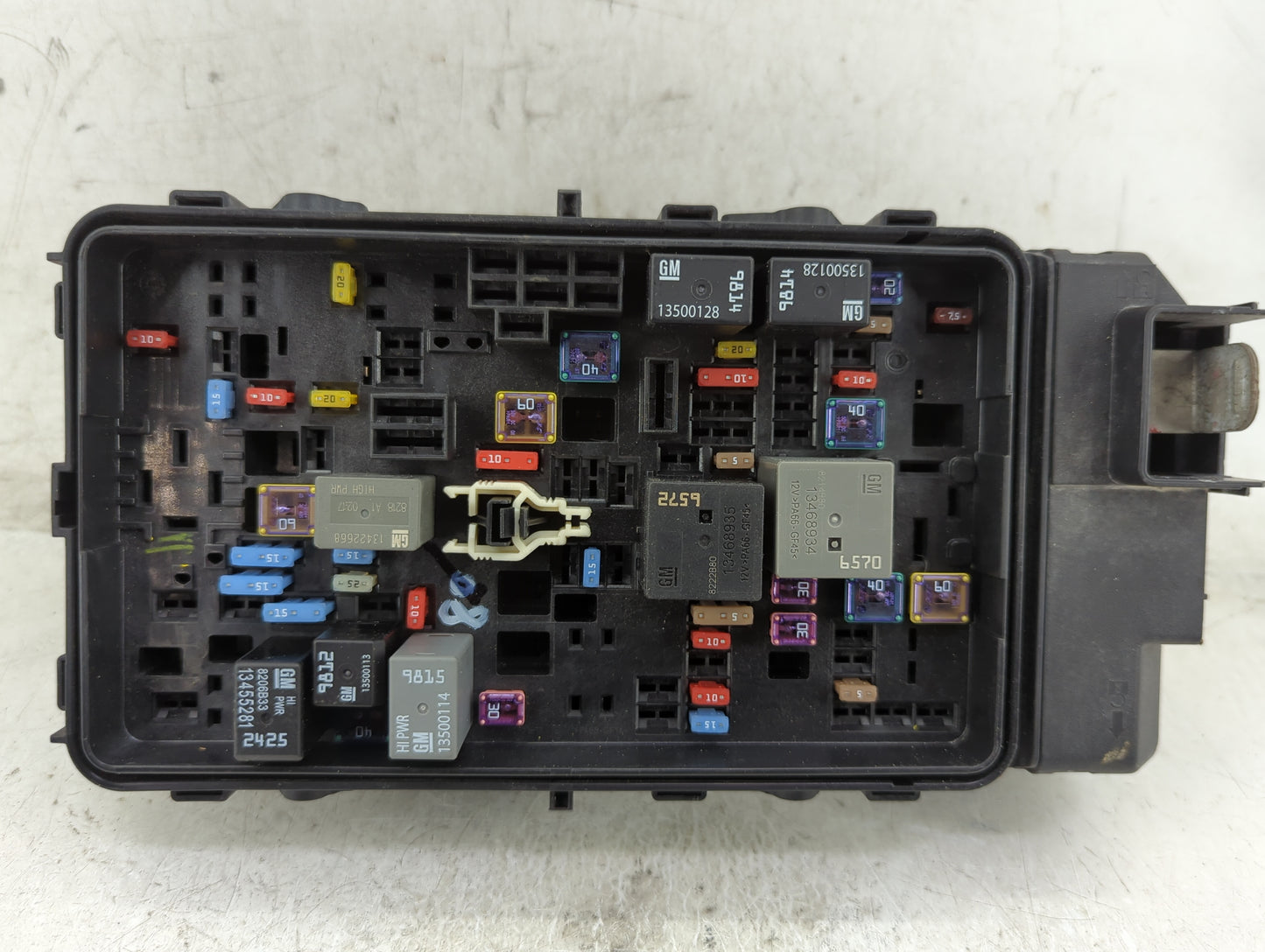 2019-2021 Chevrolet Malibu Fusebox Fuse Box Panel Relay Module P/N:84586305-02 Fits Fits 2019 2020 2021 OEM Used Auto Parts 