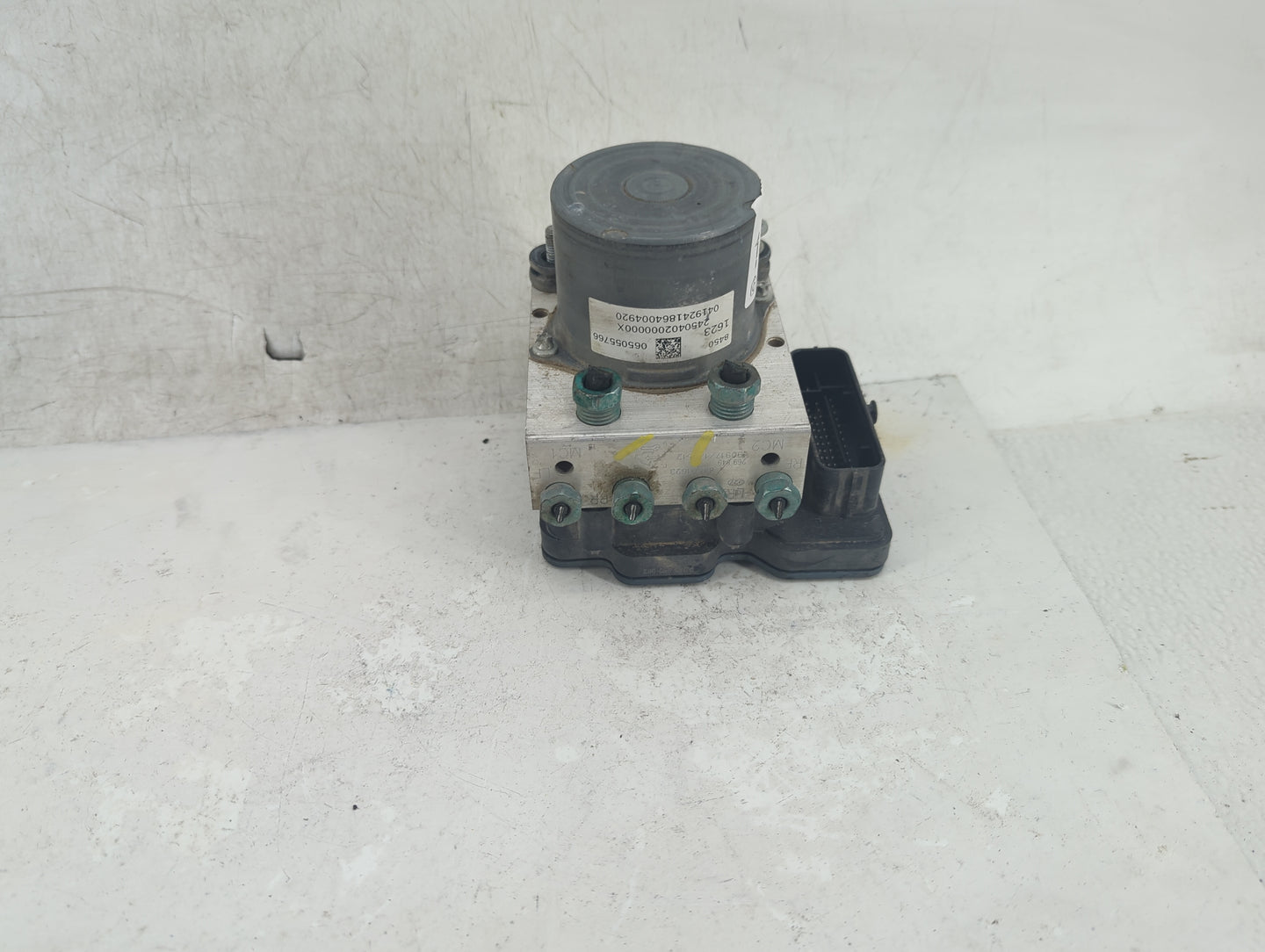 2019-2021 Chevrolet Malibu ABS Pump Control Module Replacement Fits Fits 2019 2020 2021 OEM Used Auto Parts - Oemusedautopar