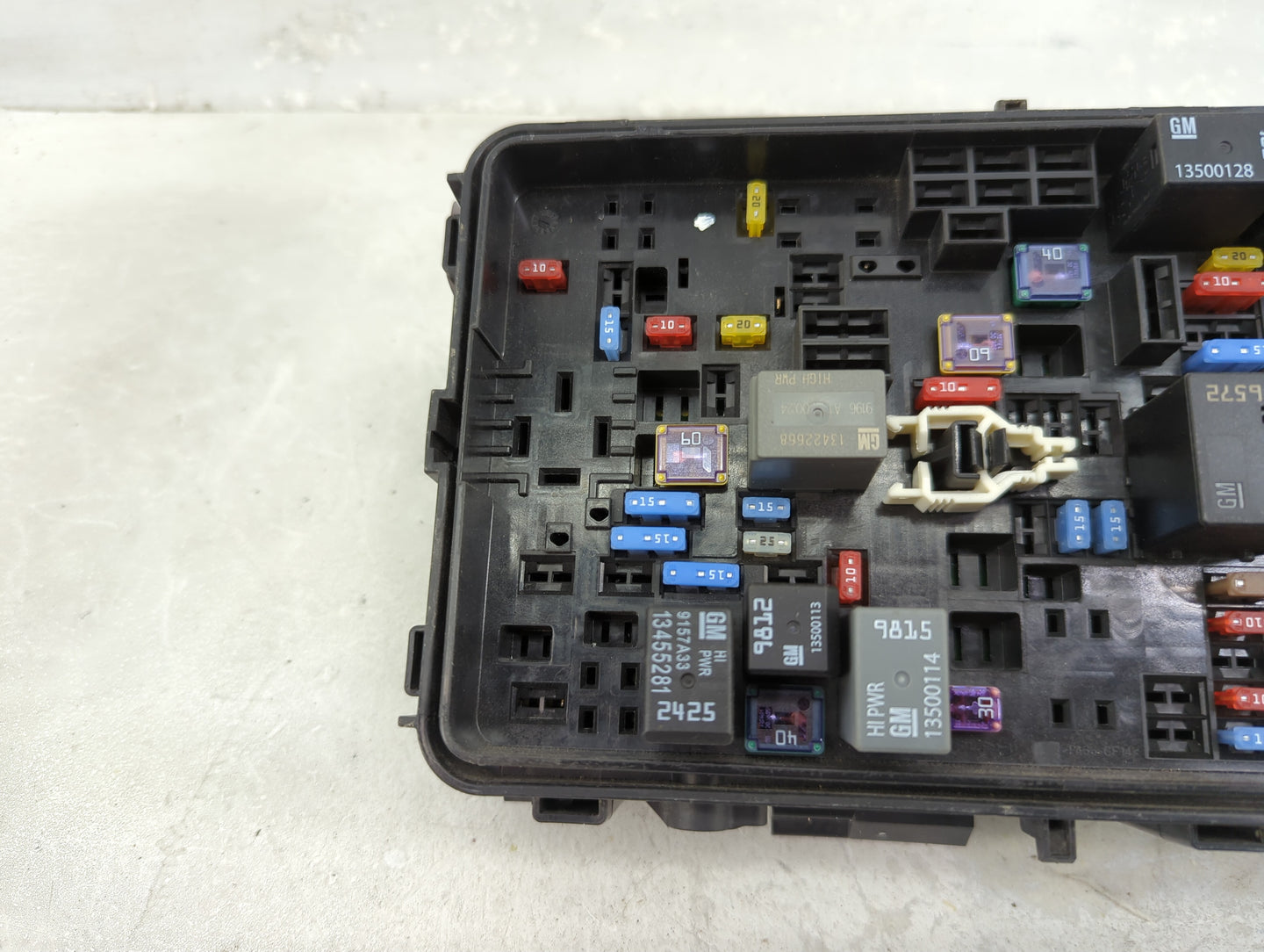 2019-2021 Chevrolet Malibu Fusebox Fuse Box Panel Relay Module Fits Fits 2019 2020 2021 OEM Used Auto Parts - Oemusedautopar