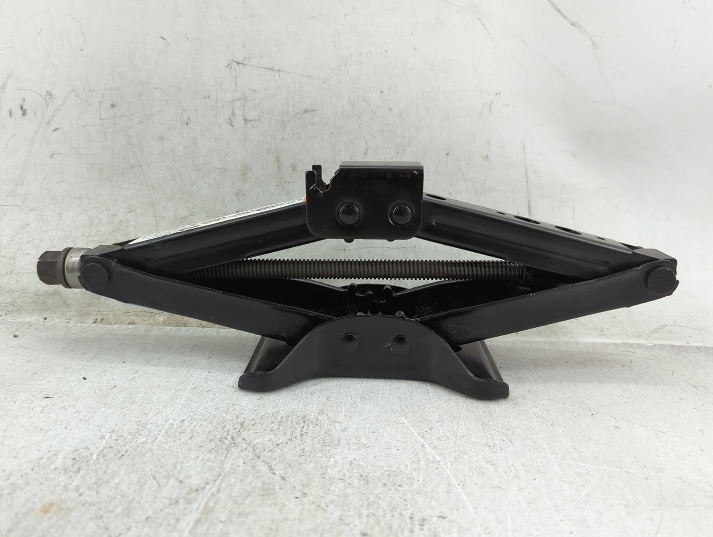 2020 Chevrolet Malibu Spare Scissor Car Jack - Oemusedautoparts1.com