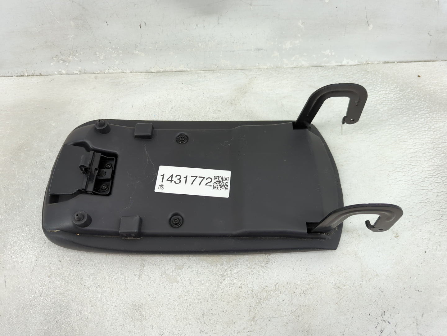 2020 Chevrolet Malibu Center Console Armrest Cover Lid Fits OEM Used Auto Parts - Oemusedautoparts1.com