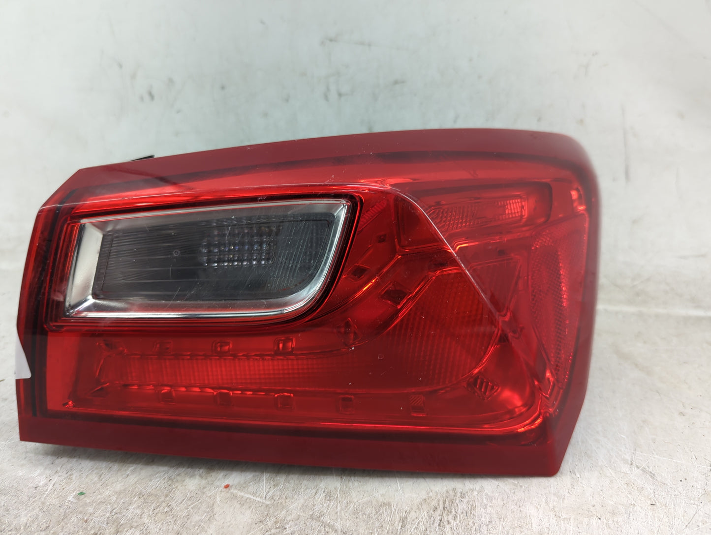 2016-2021 Chevrolet Malibu Tail Light Assembly Passenger Right OEM P/N:84132377 Fits Fits 2016 2017 2018 2019 2020 2021 OEM 