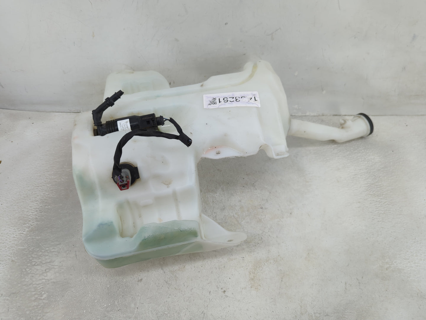 2017-2021 Chevrolet Malibu Windshield Washer Fluid Reservoir Bottle Oem - Oemusedautoparts1.com