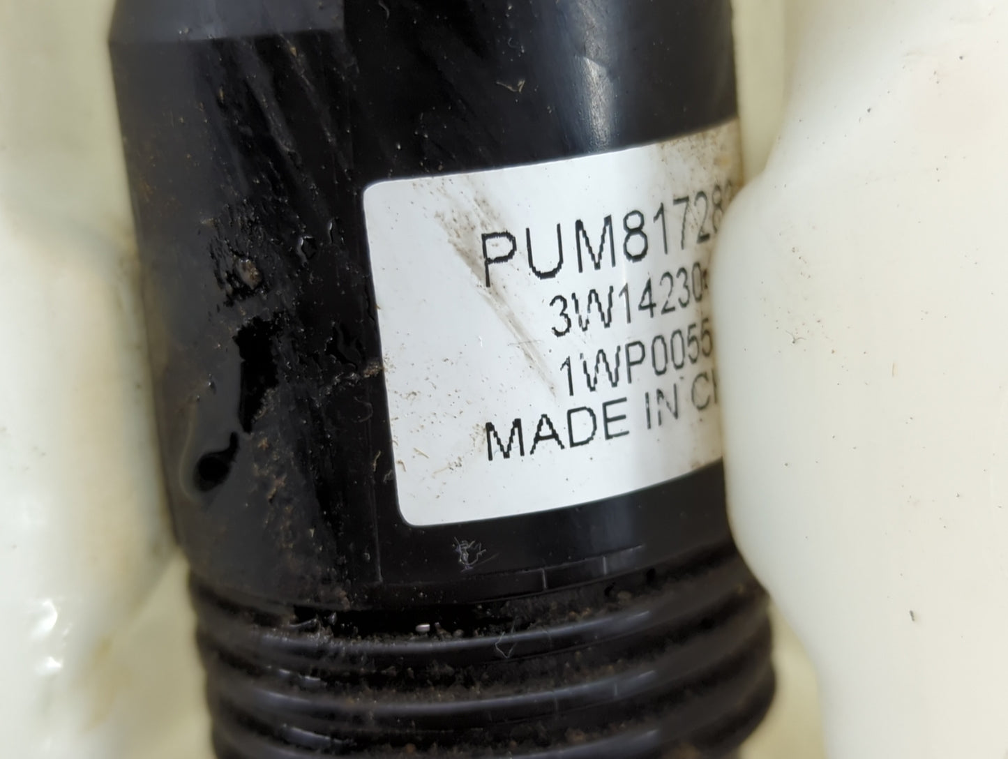 2017-2021 Chevrolet Malibu Windshield Washer Fluid Reservoir Bottle Oem - Oemusedautoparts1.com