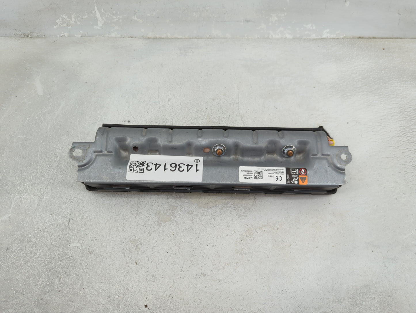 2020 Chevrolet Malibu Air Bag Passenger Seat Right OEM P/N:22823445 23420286, 0589-P1-000363, TG11D06002 Fits OEM Used Auto 